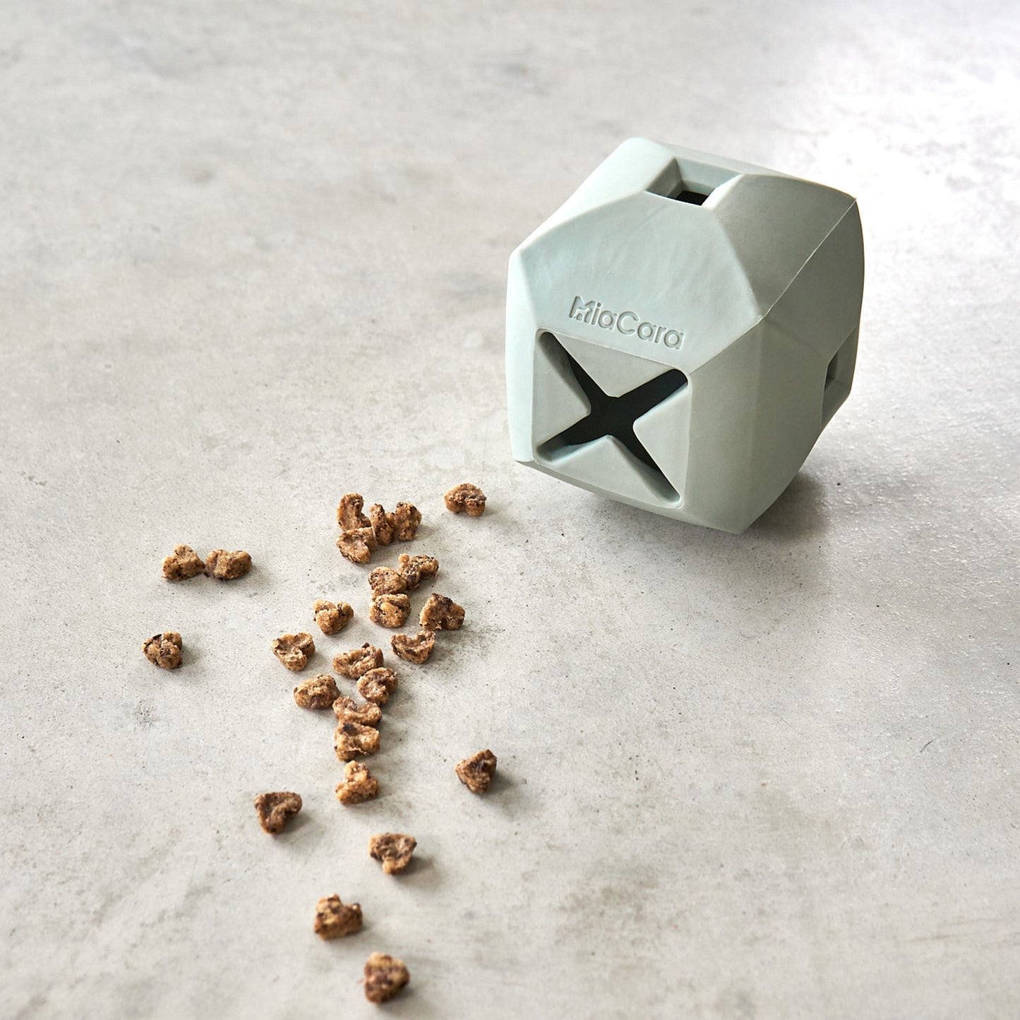 MiaCara • Dado Activity Toy (dusty green)